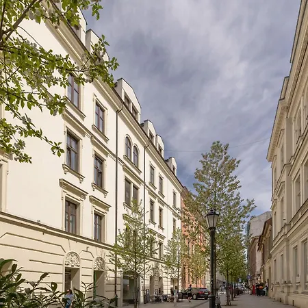Apartment Krupnicza With Ac Next To Krakow's Old Town By Renters