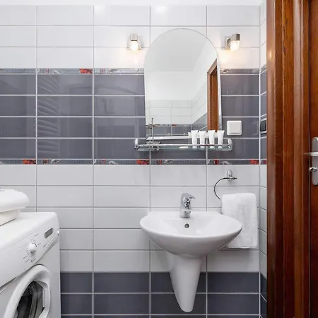 Krupnicza With Ac Next To Krakow's Old Town By Renters Krasków
