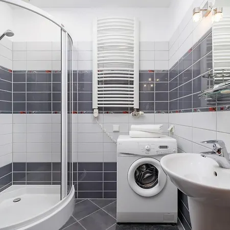 Apartment Krupnicza With Ac Next To Krakow's Old Town By Renters Krakow