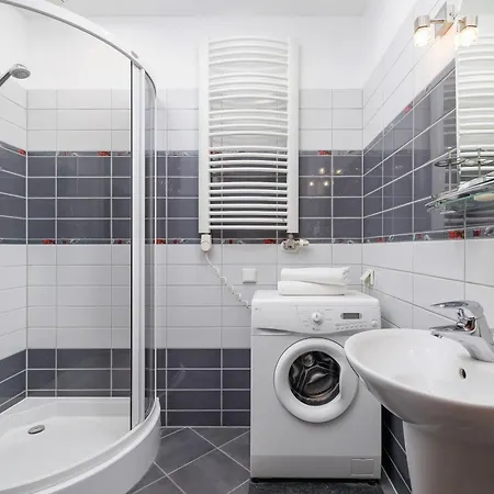 Apartmán Krupnicza With Ac Next To Krakow's Old Town By Renters Krakov