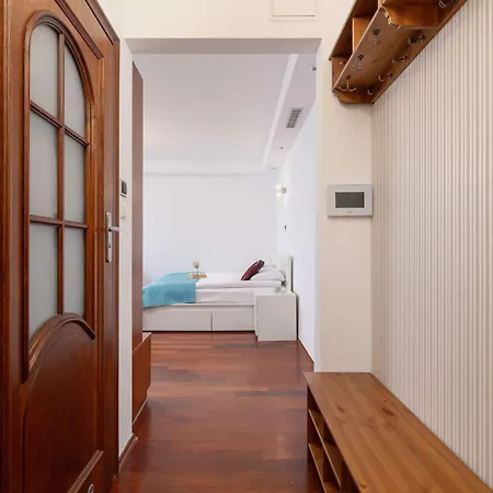 Krupnicza With Ac Next To Krakow's Old Town By Renters * Krakov